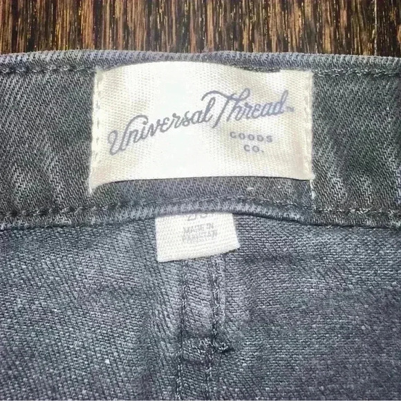 Universal thread High rise flare black jeans. Size 2. Fitted hip. Flared leg. - Picture 3 of 9